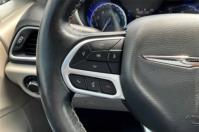 2022 Chrysler Voyager LX photo 16
