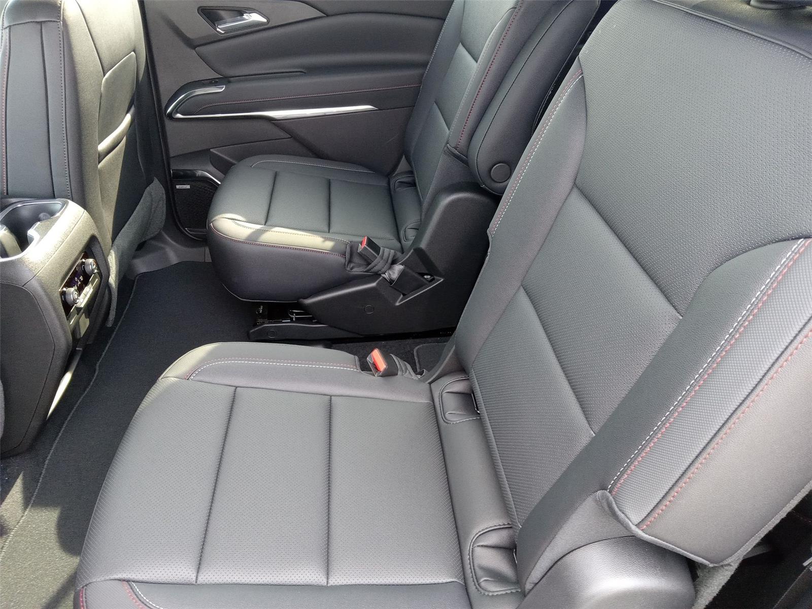 2026 Chevrolet Traverse Z71 photo 9