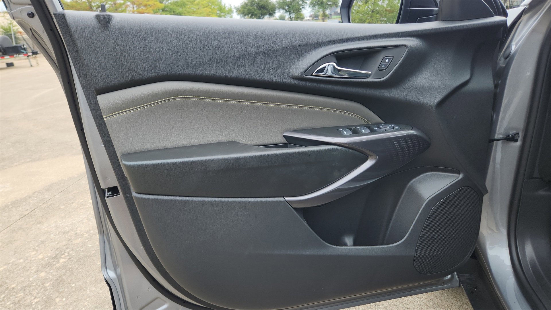 2025 Chevrolet Trax ACTIV photo 16