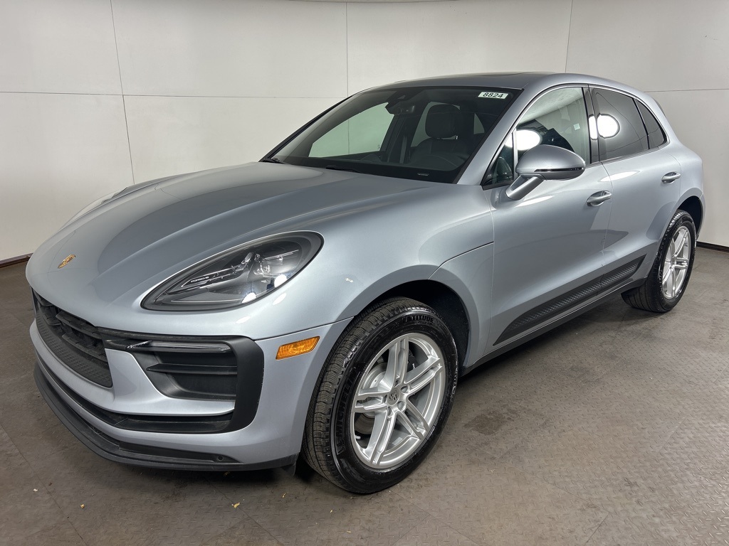 2025 Porsche Macan Base