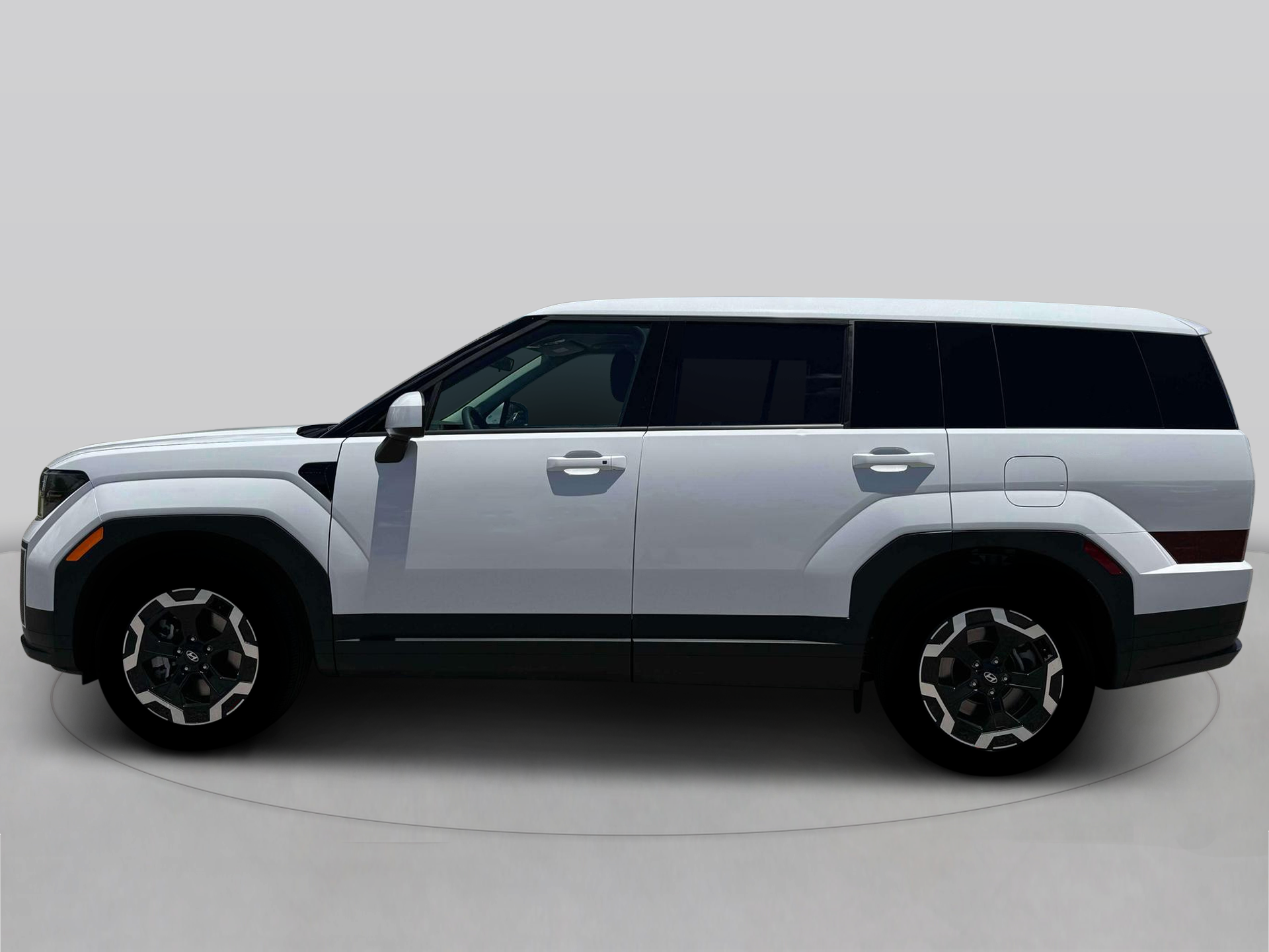 2026 Hyundai Santa Fe SE photo 2