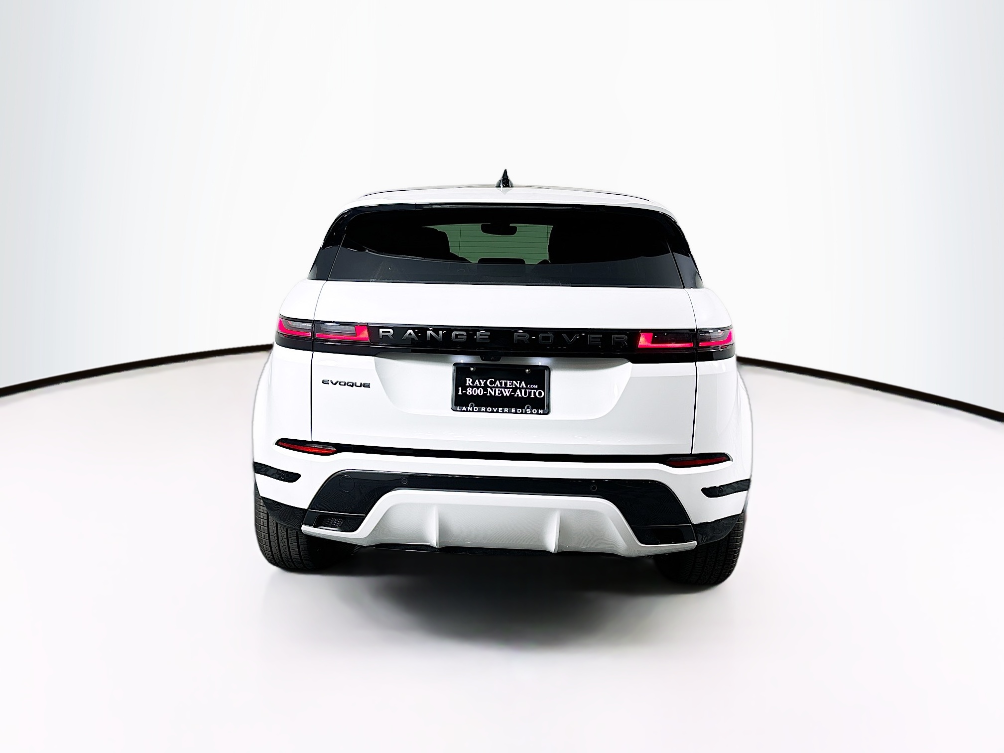 2026 Land Rover Range Rover Evoque Dynamic SE photo 2
