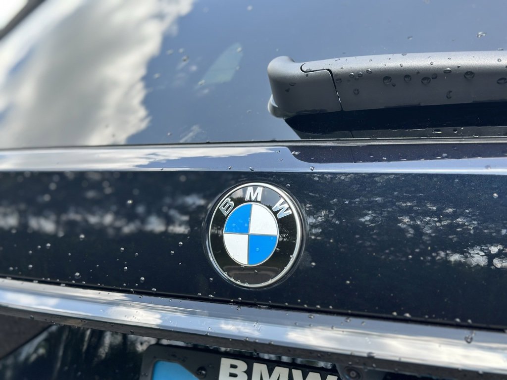 New 2026 Carbon Black Metallic BMW xDrive40i image 13