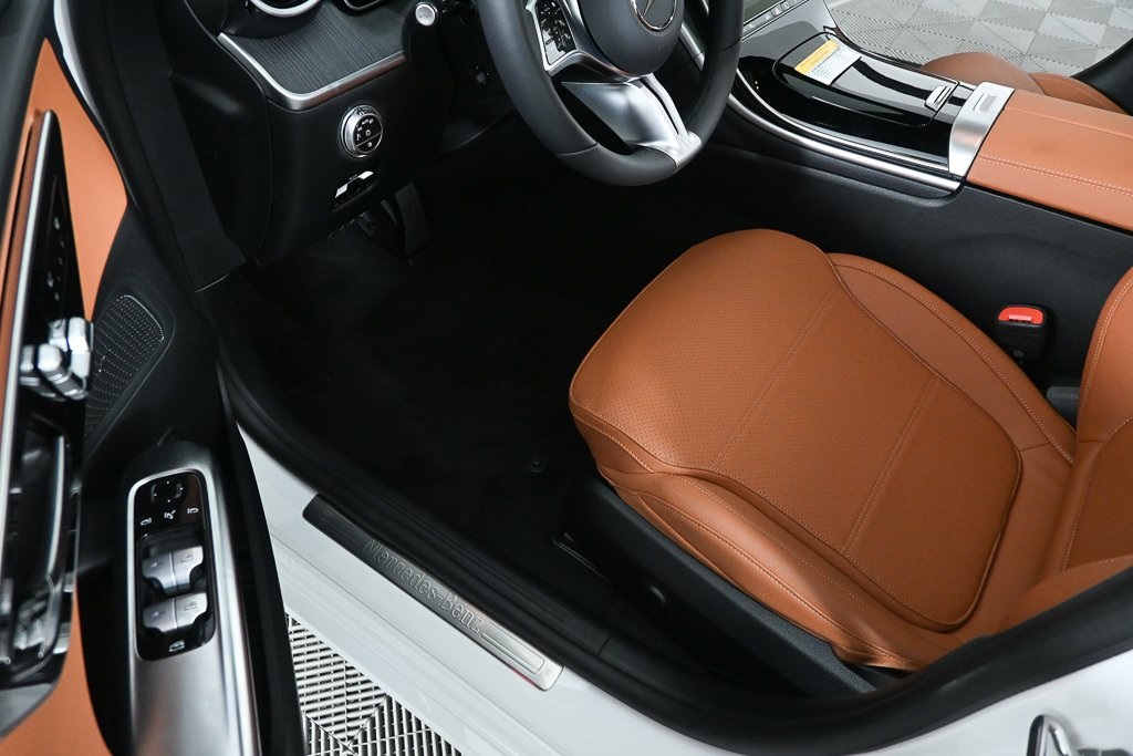 2025 Mercedes Benz C 300 photo 6