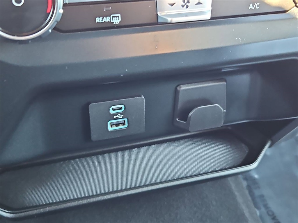 2023 Ford F-150 XLT photo 22