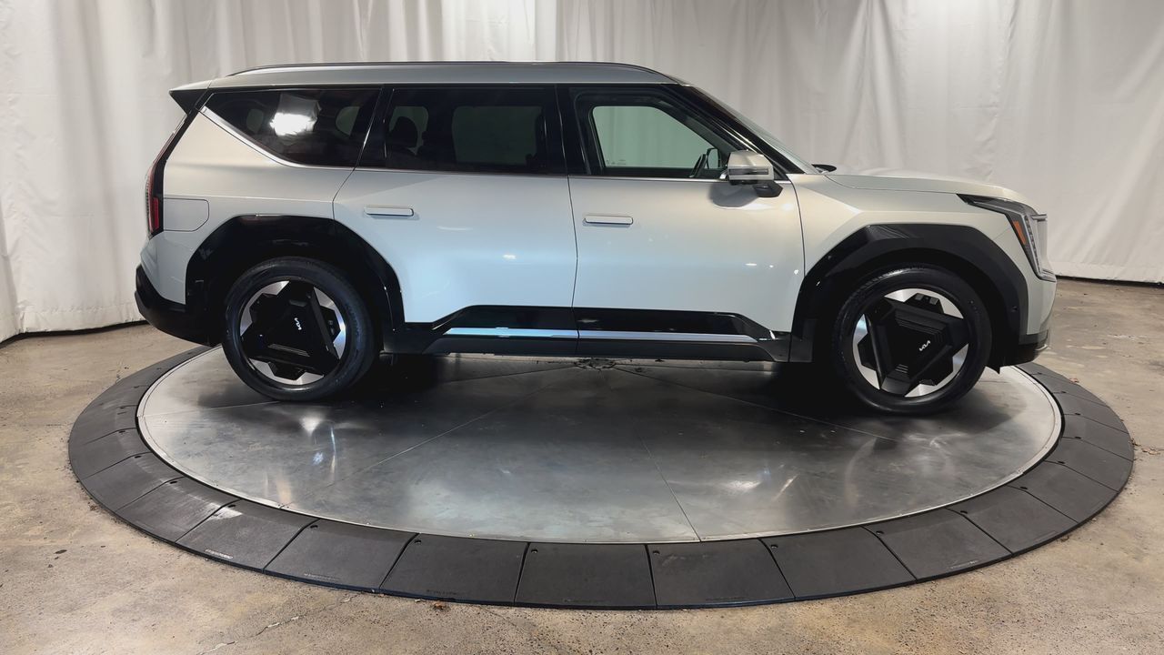 Used 2024 Kia Ev9 Land with VIN KNDADFS53R6026364 for sale in Portland, OR