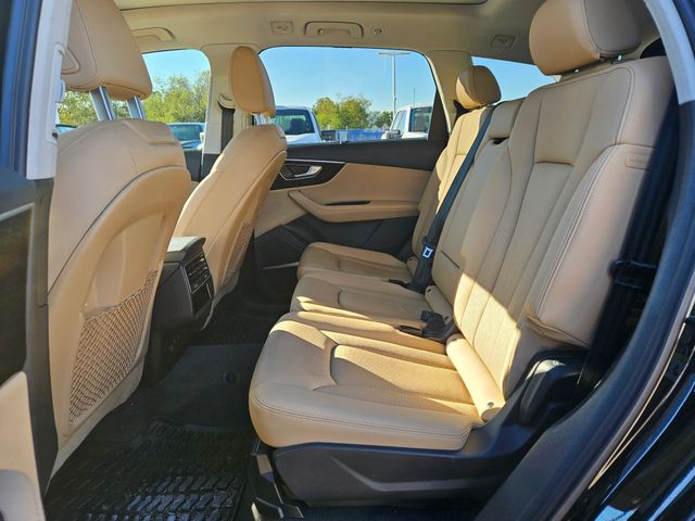 2023 Audi Q7 55 Premium Plus photo 4