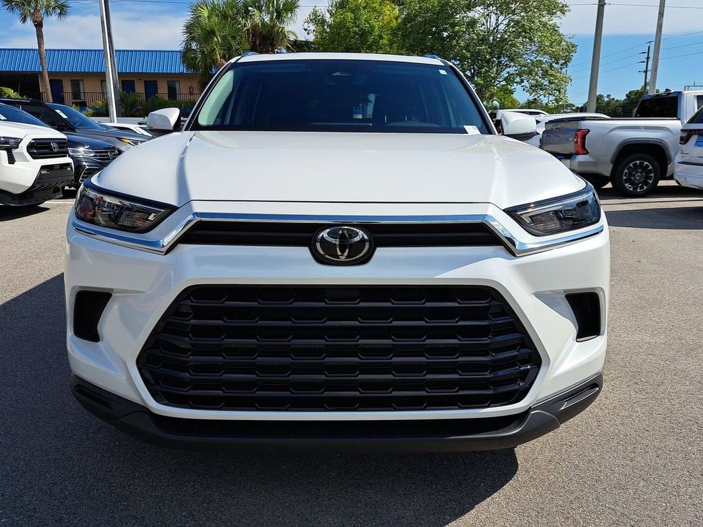 2024 Toyota Grand Highlander XLE photo 9