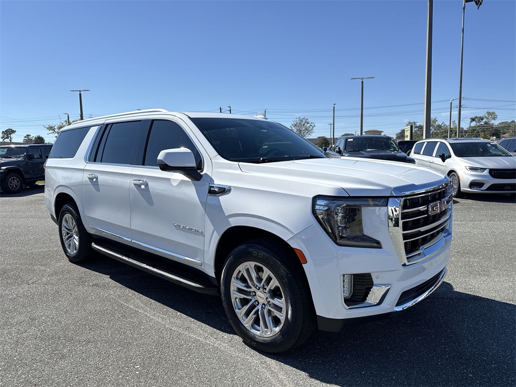 2022 GMC Yukon XL SLT's photo