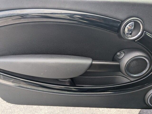 2013 Mini Cooper Convertible S photo 21