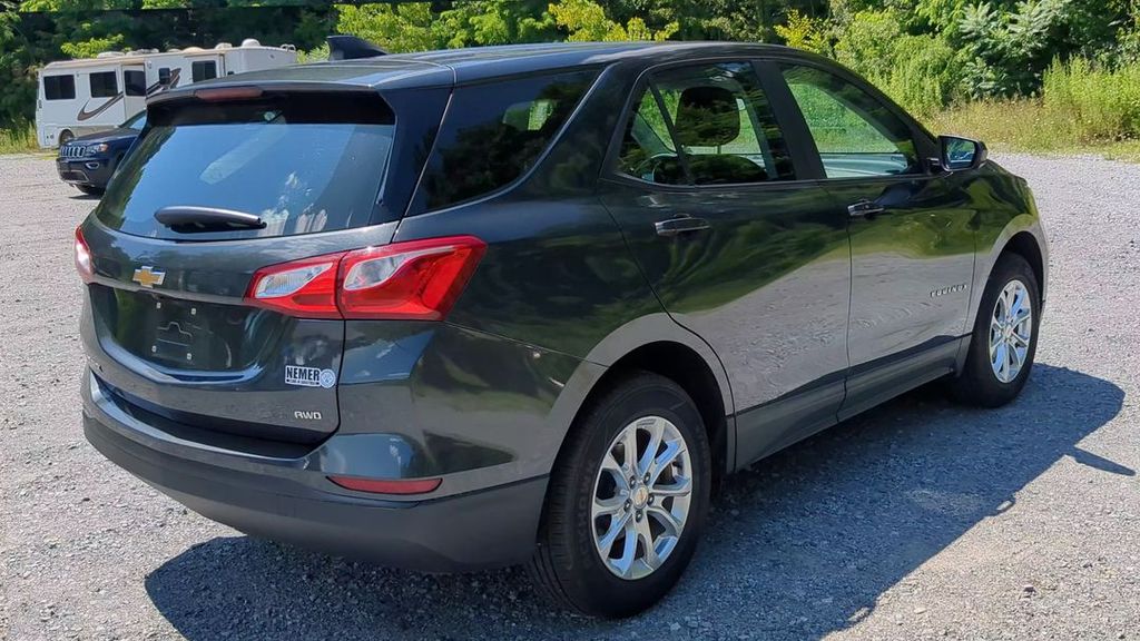 2020 Chevrolet Equinox LS photo 3