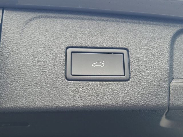 2025 Volkswagen Atlas Peak Edition photo 14