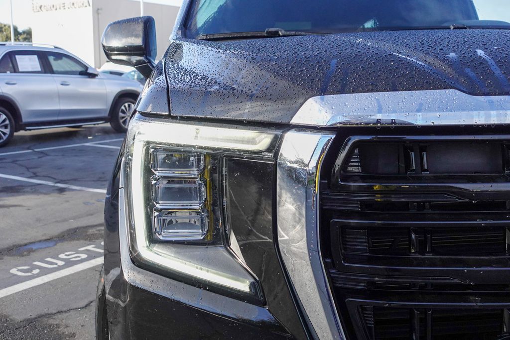 2022 Gmc Yukon SLE photo 5
