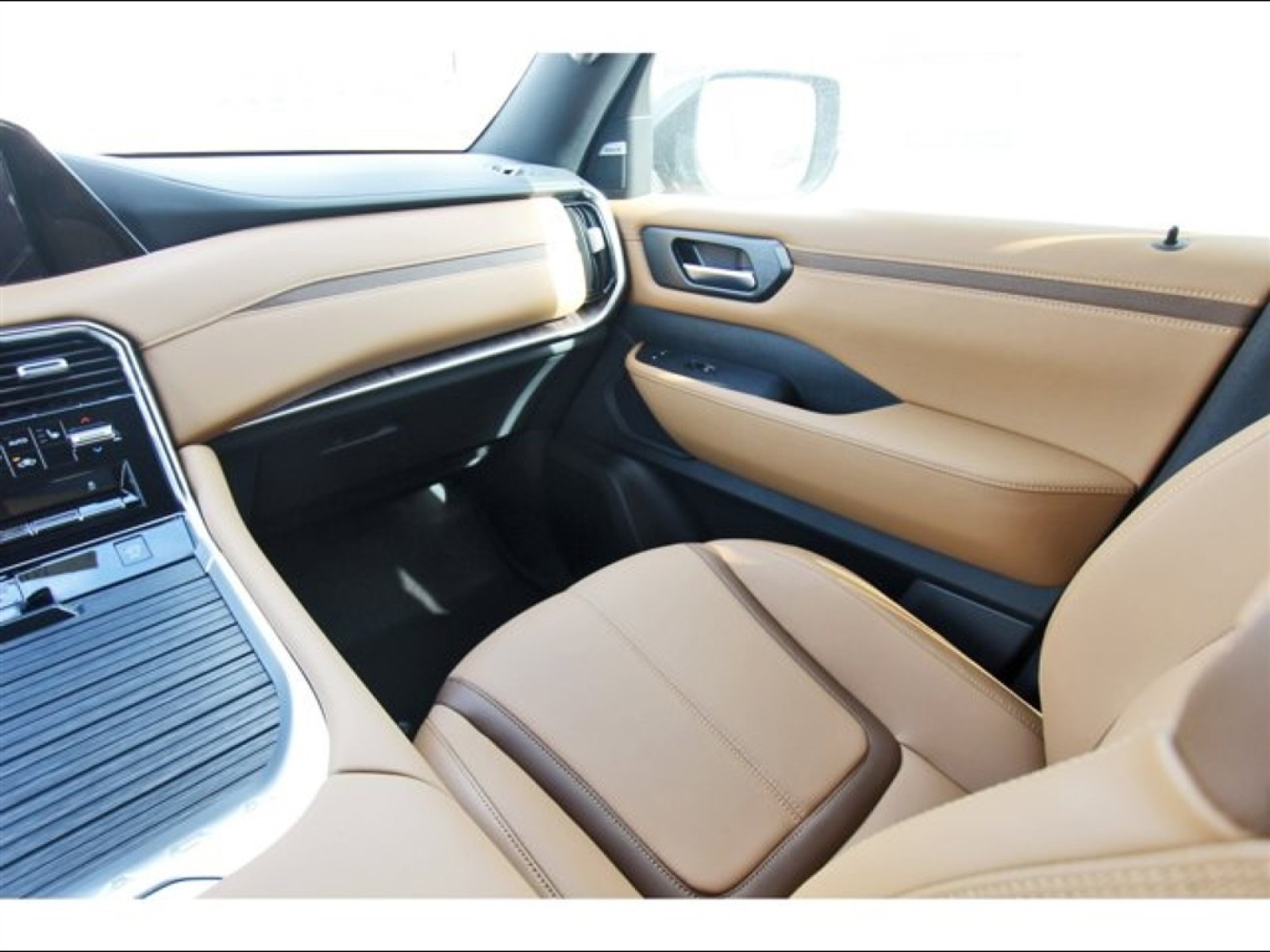 2025 Nissan Armada SL - 8