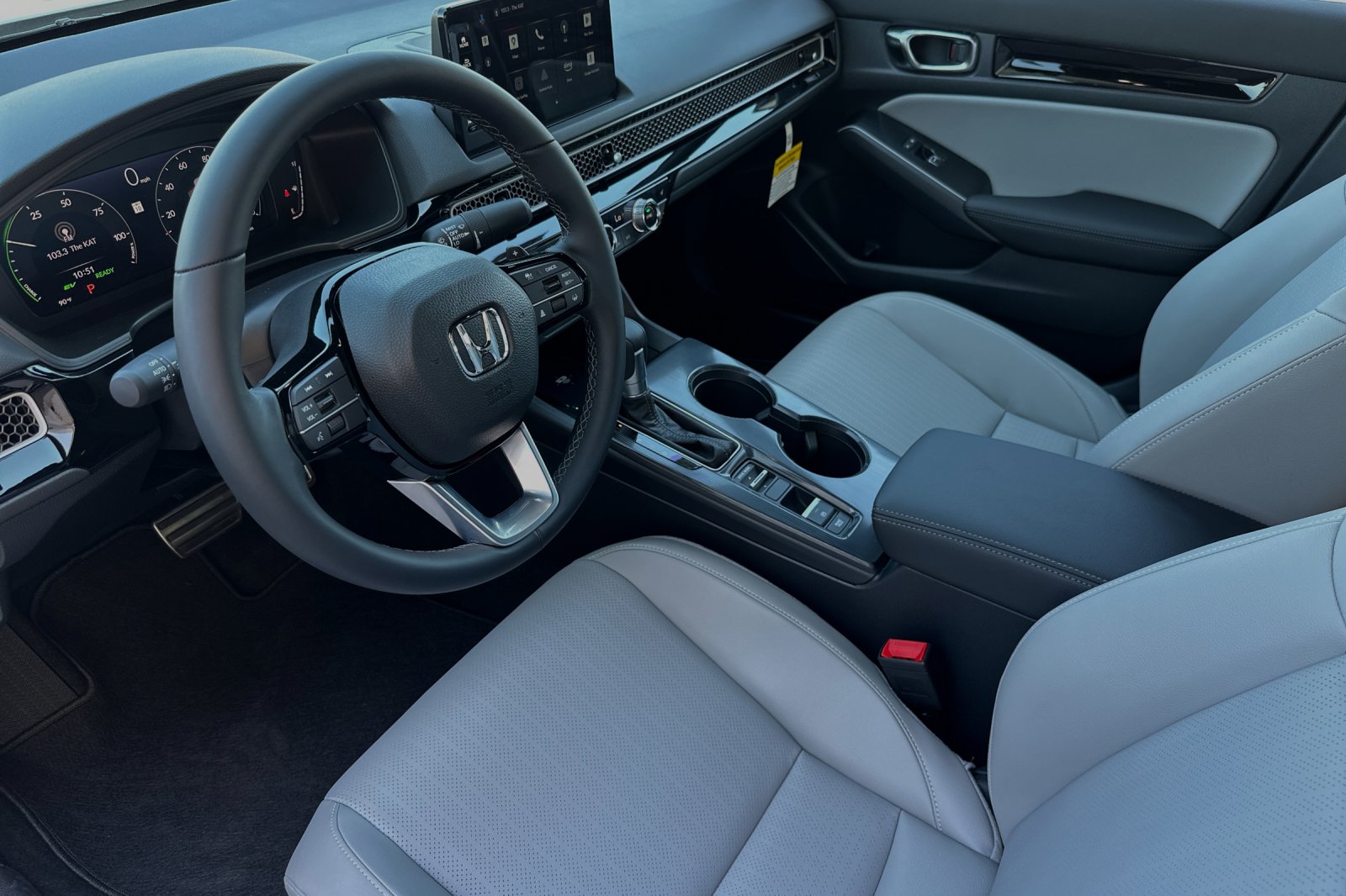 2025 Honda Civic Hybrid Sport Touring photo 8