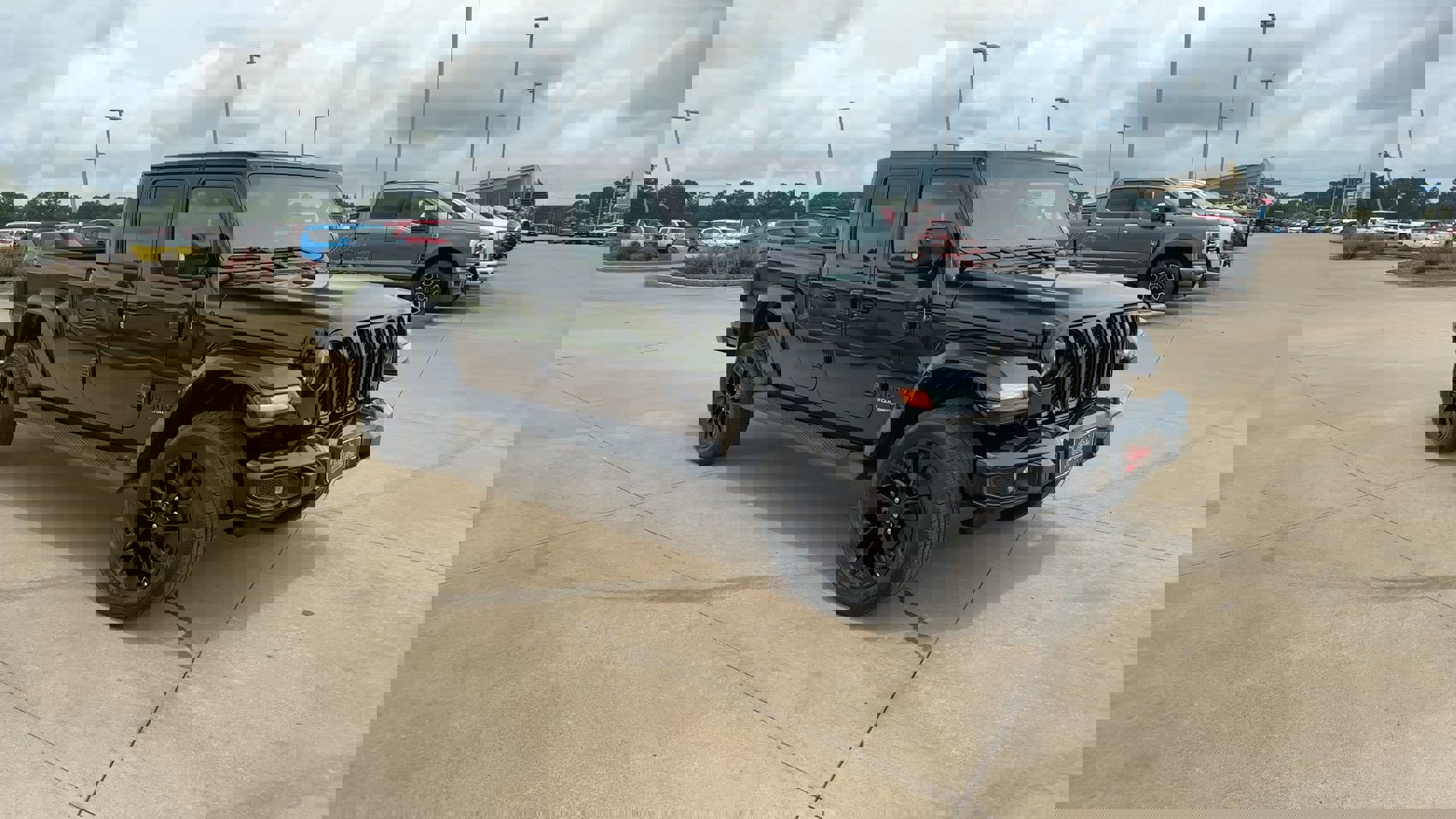 2023 Jeep Gladiator High Altitude photo 2