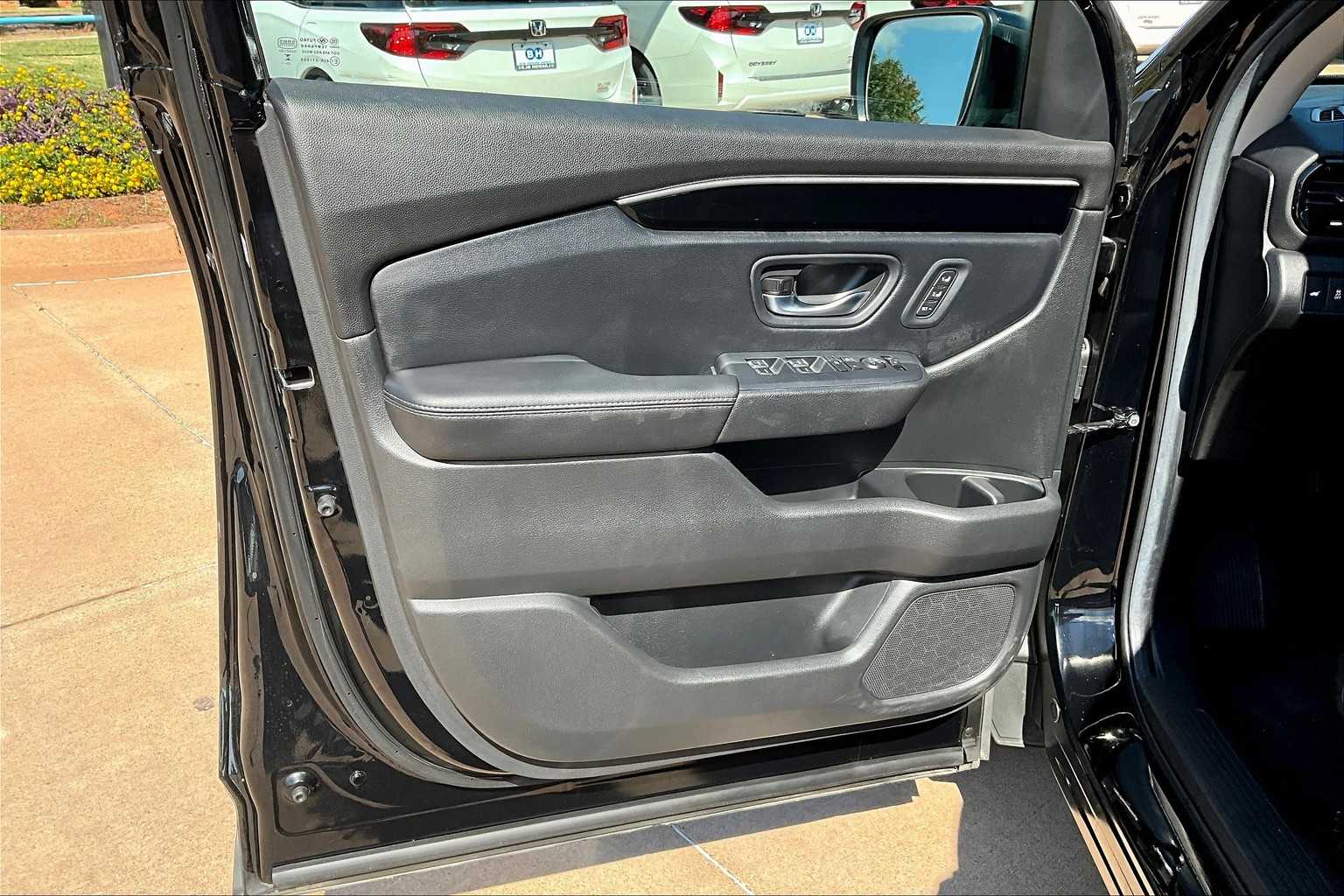 2025 Honda Pilot EX-L photo 17