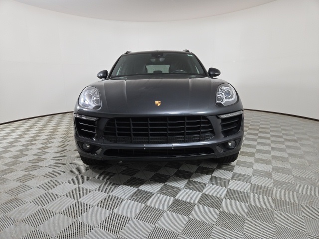 2018 Porsche Macan Base photo 2
