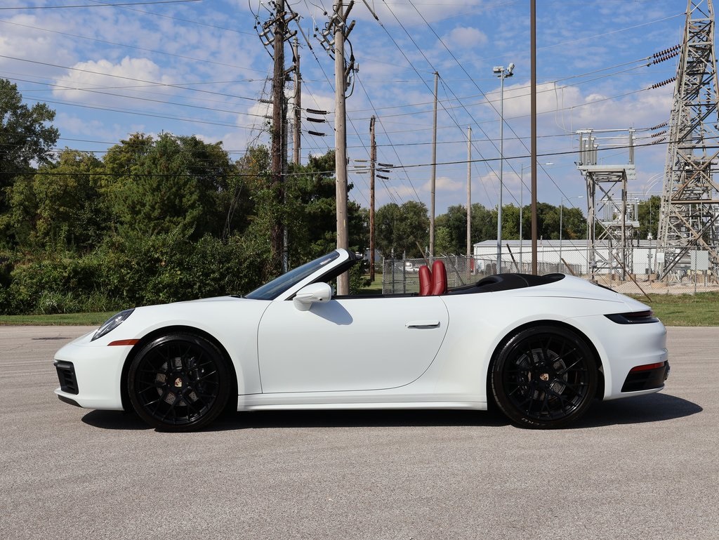 2020 Porsche 911 Cabriolet photo 2