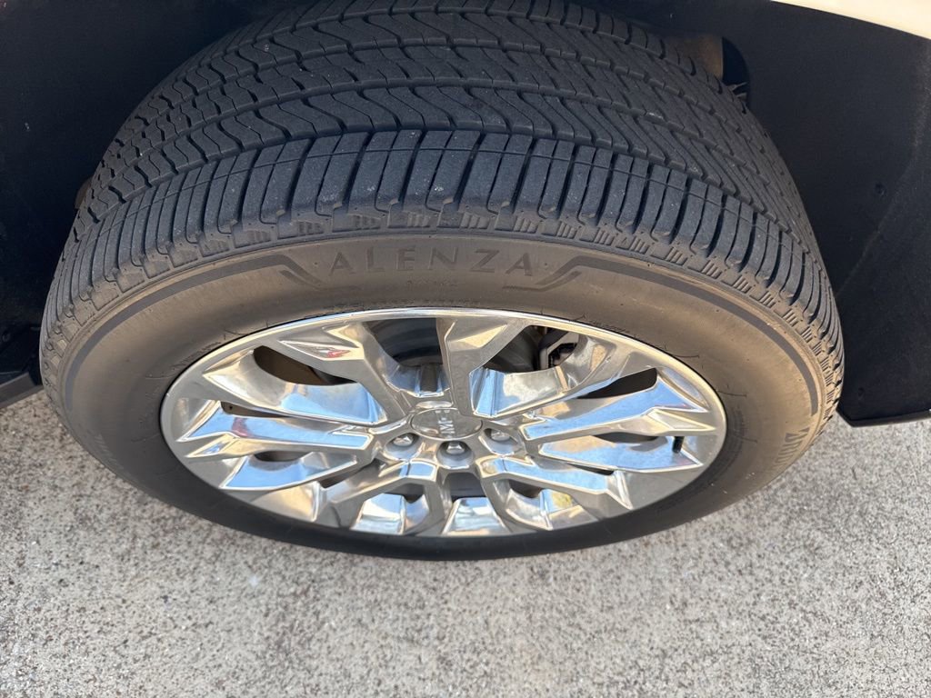 2023 Gmc Yukon XL SLT photo 3