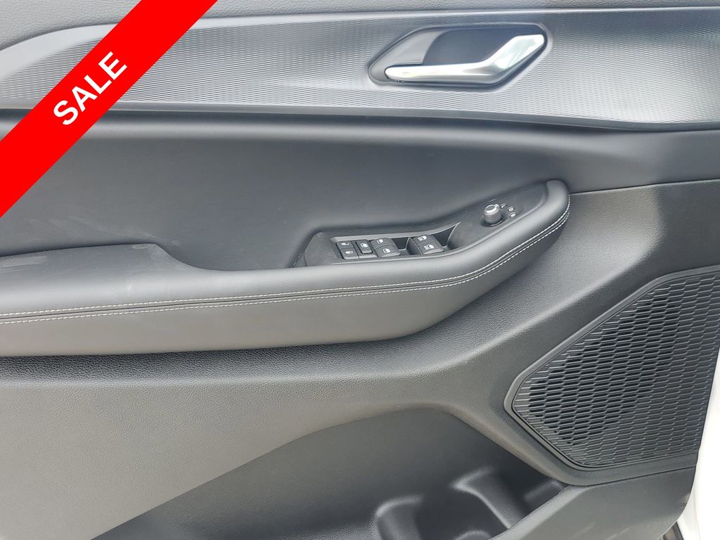 2025 Jeep Grand Cherokee Laredo Altitude photo 37