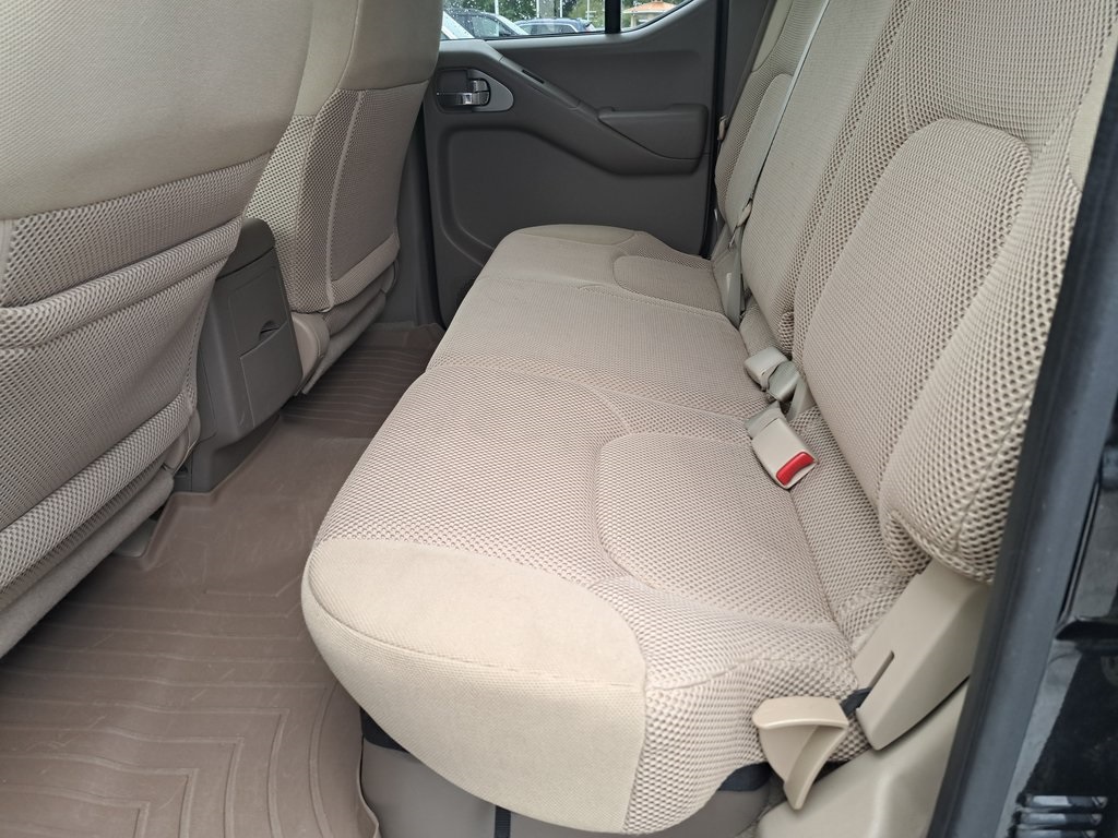 2016 Nissan Frontier SV photo 13