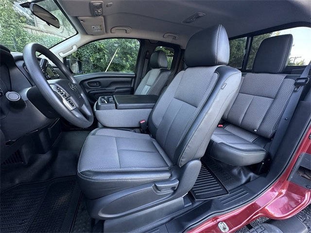 2017 Nissan Titan S photo 20
