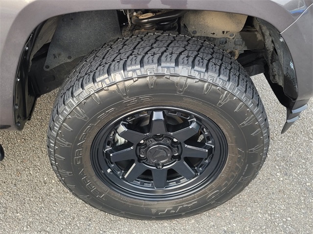 2023 Toyota Tacoma SR V6 photo 18