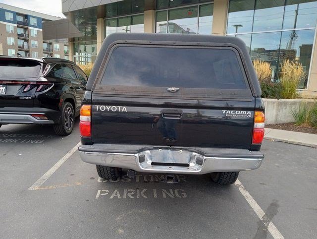 2004 Toyota Tacoma PreRunner photo 4