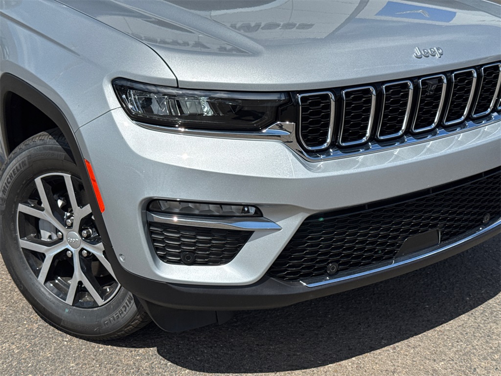 2025 Jeep Grand Cherokee Limited photo 4
