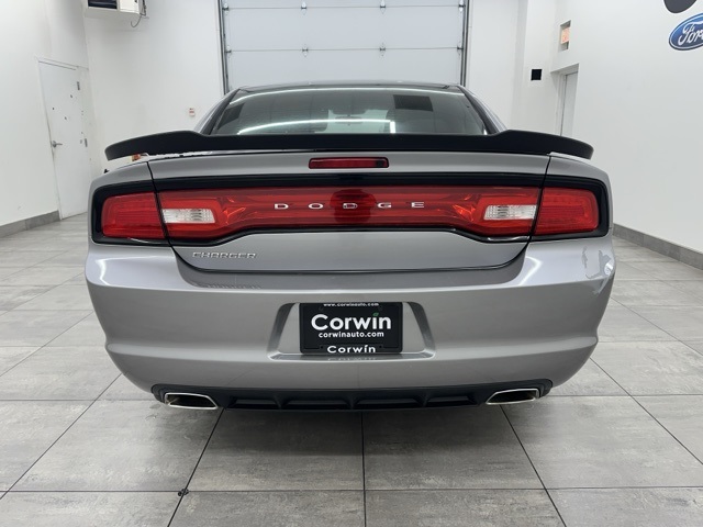 2014 Dodge Charger SE photo 3