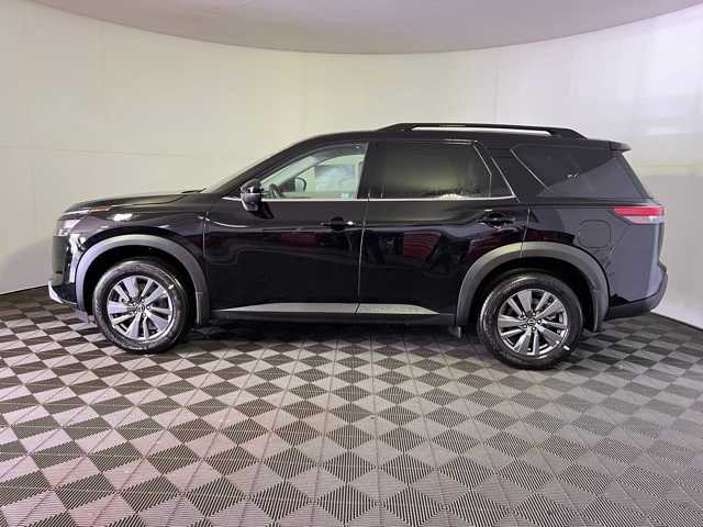 2025 Nissan Pathfinder SV photo 2