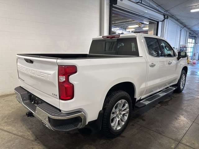 2025 Chevrolet Silverado 1500 LTZ photo 3