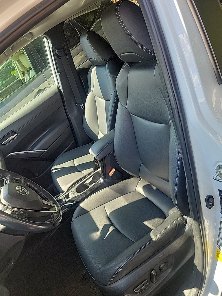 2022 Toyota Corolla Cross XLE photo 4
