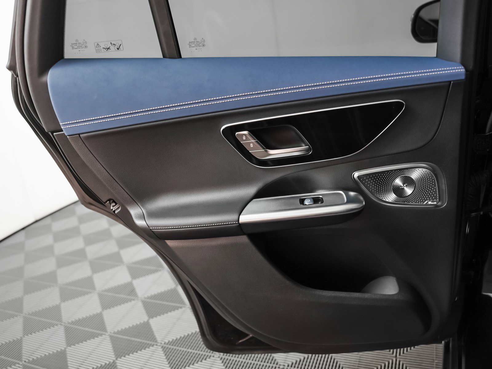 2025 Mercedes Benz EQE SUV 350 photo 18