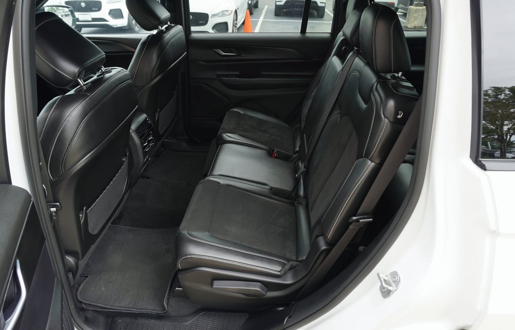 2023 Jeep Grand Cherokee Altitude photo 21