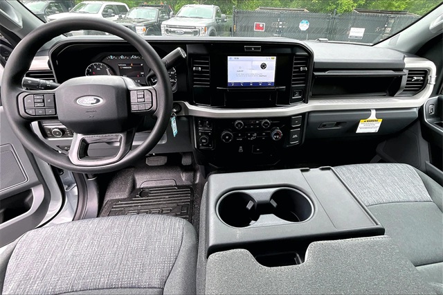 2025 Ford F-350 photo 5