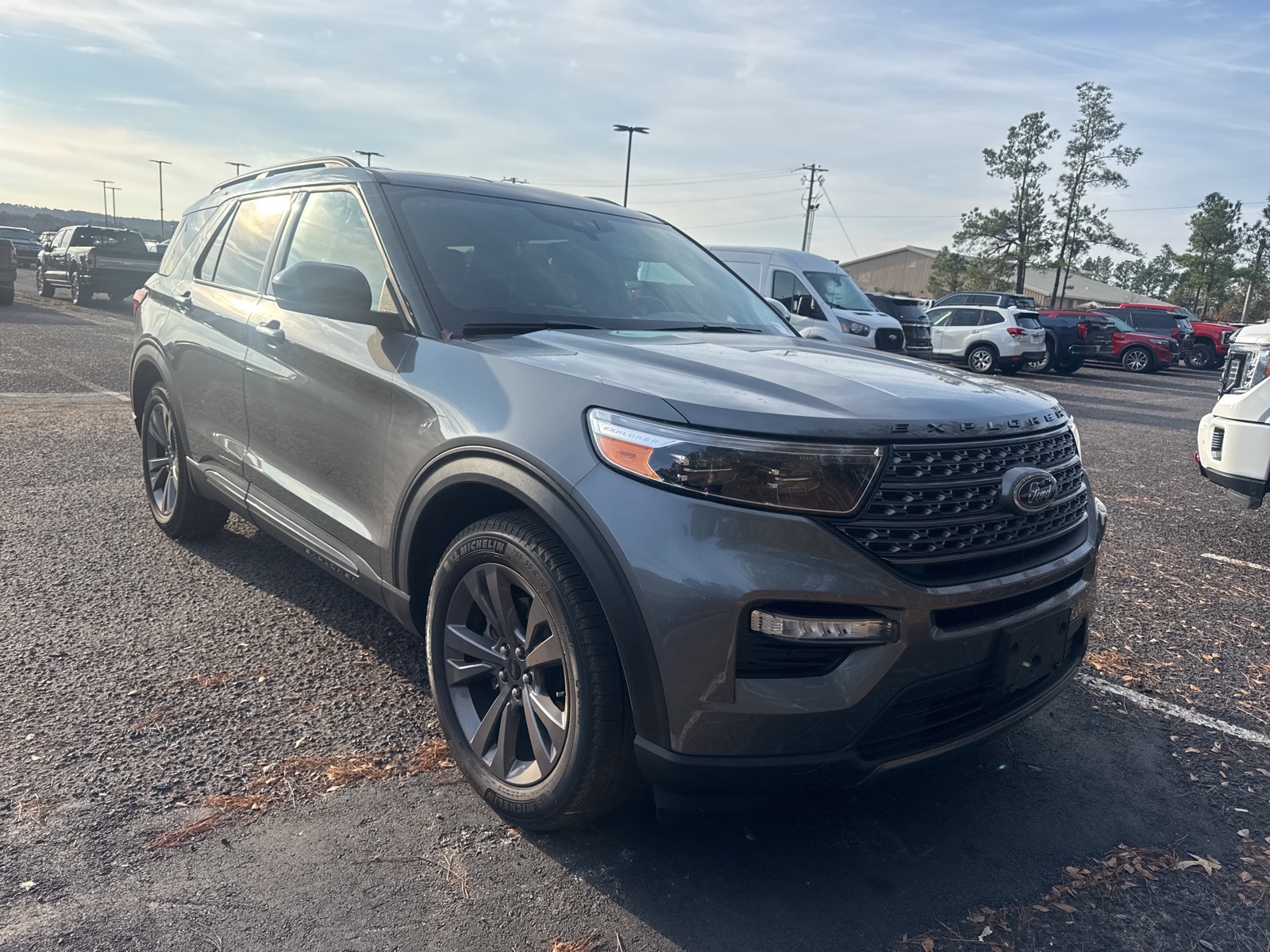2024 Ford Explorer XLT's photo