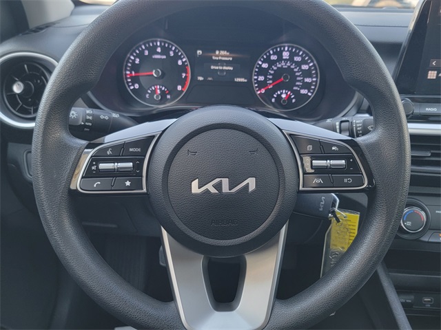 2024 Kia Forte LXS photo 25