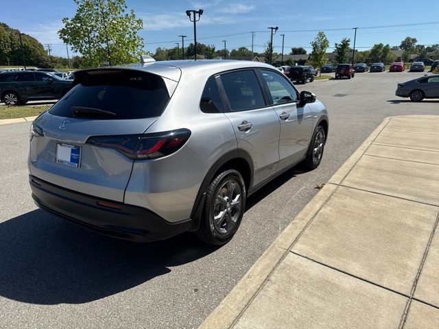 2026 Honda HR-V LX photo 4