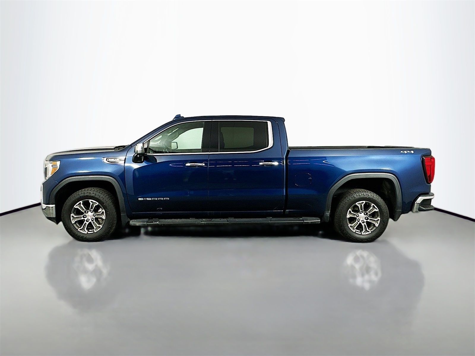 2019 Gmc Sierra 1500 SLT photo 4