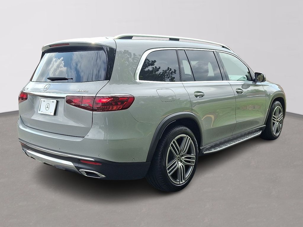 2025 Mercedes Benz GLS 450 4MATIC photo 3