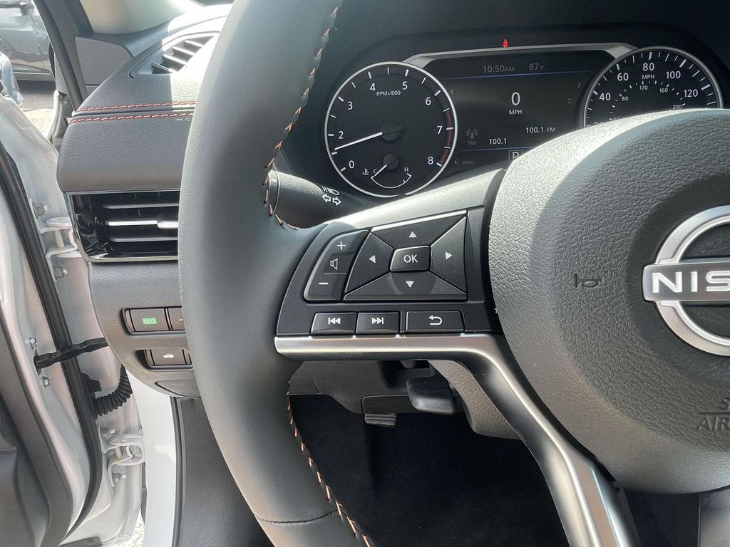 2025 Nissan Sentra SR photo 14