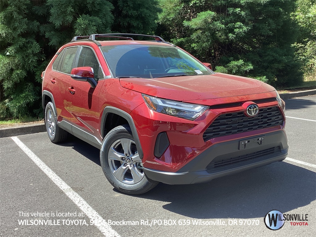 2025 Toyota RAV4 XLE's photo