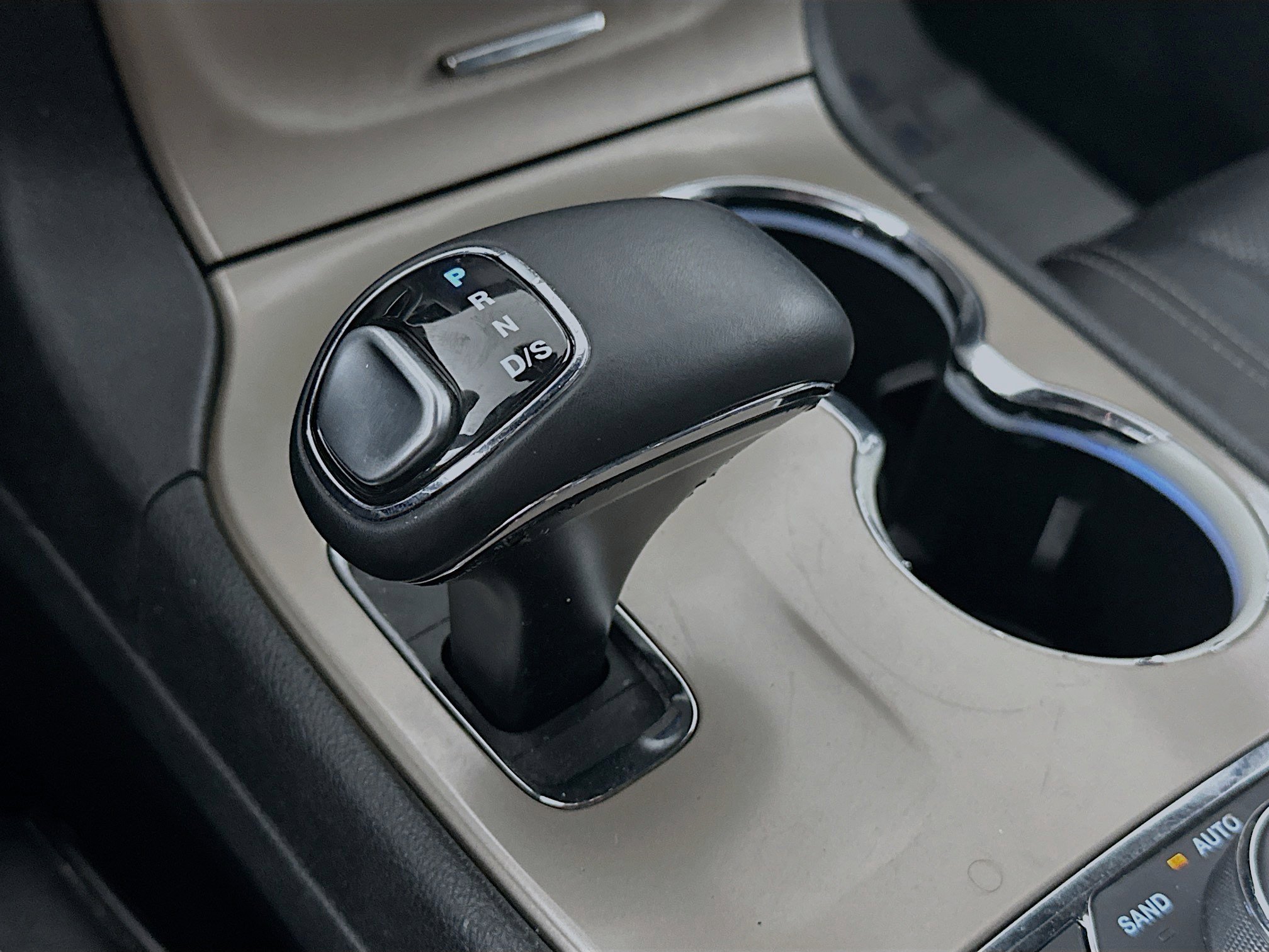 2015 Jeep Grand Cherokee Overland photo 16