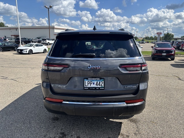 2023 Jeep Grand Cherokee Limited photo 3