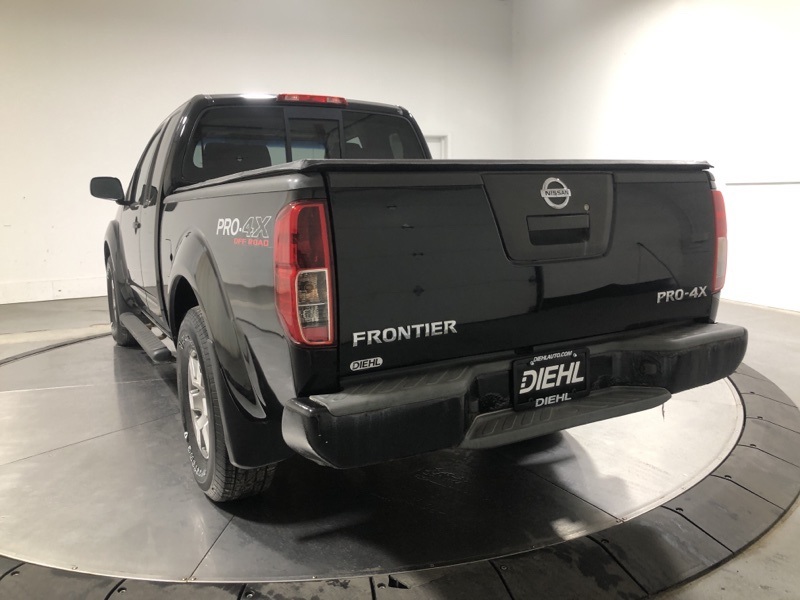 2011 Nissan Frontier PRO-4X photo 4