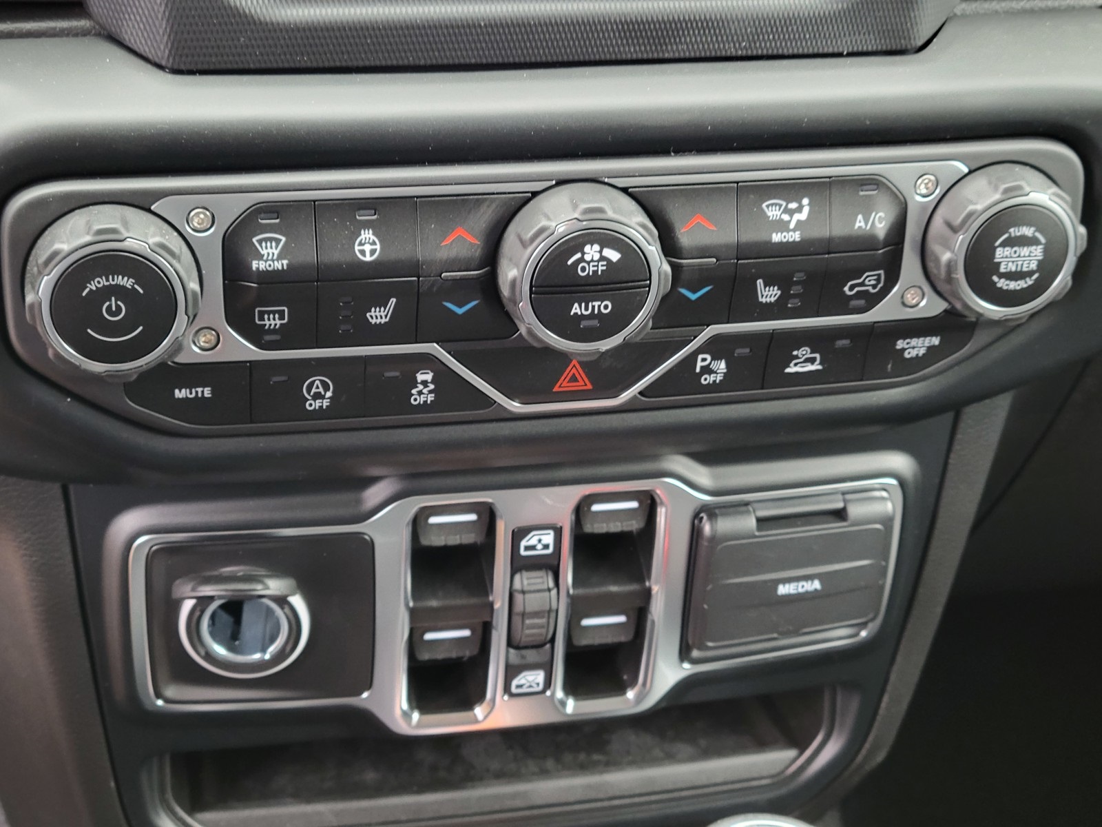 2023 Jeep Gladiator Sport S photo 9