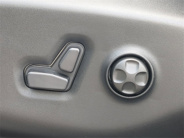 2026 Chrysler Voyager LX photo 21