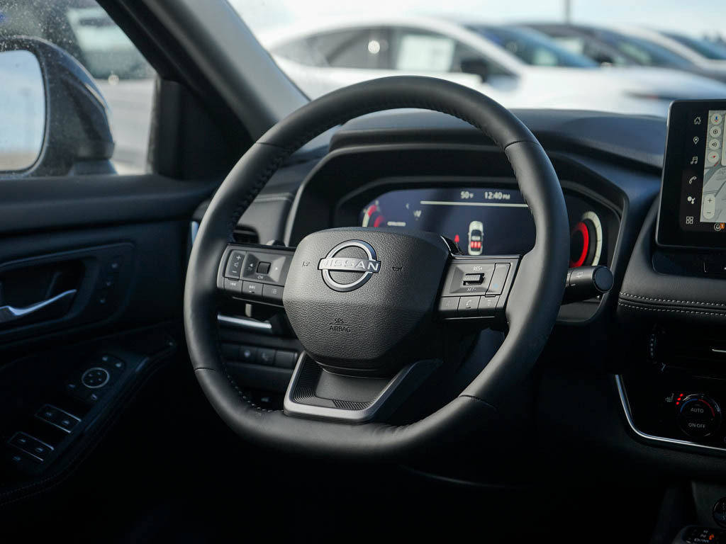 2025 Nissan Rogue SL photo 14